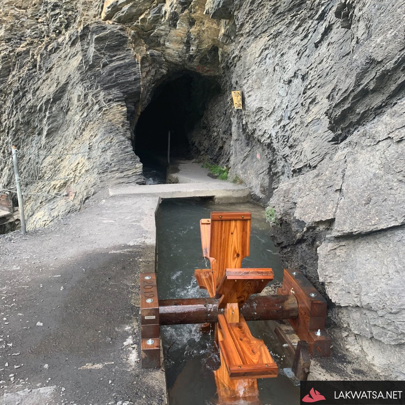Bisses d'Ayent tunnel canalisation