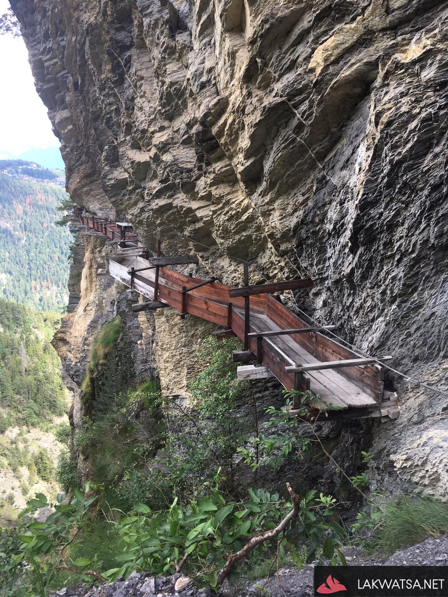 Old irrigation support of Ayent