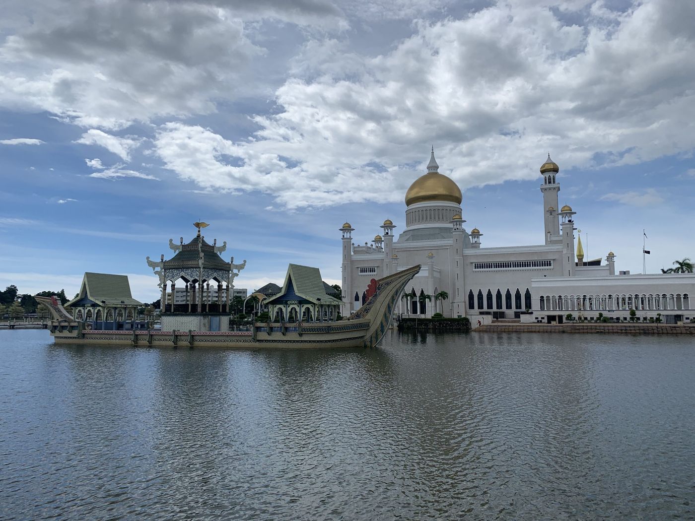 Sultan Omar Ali Saifuddien Mosque