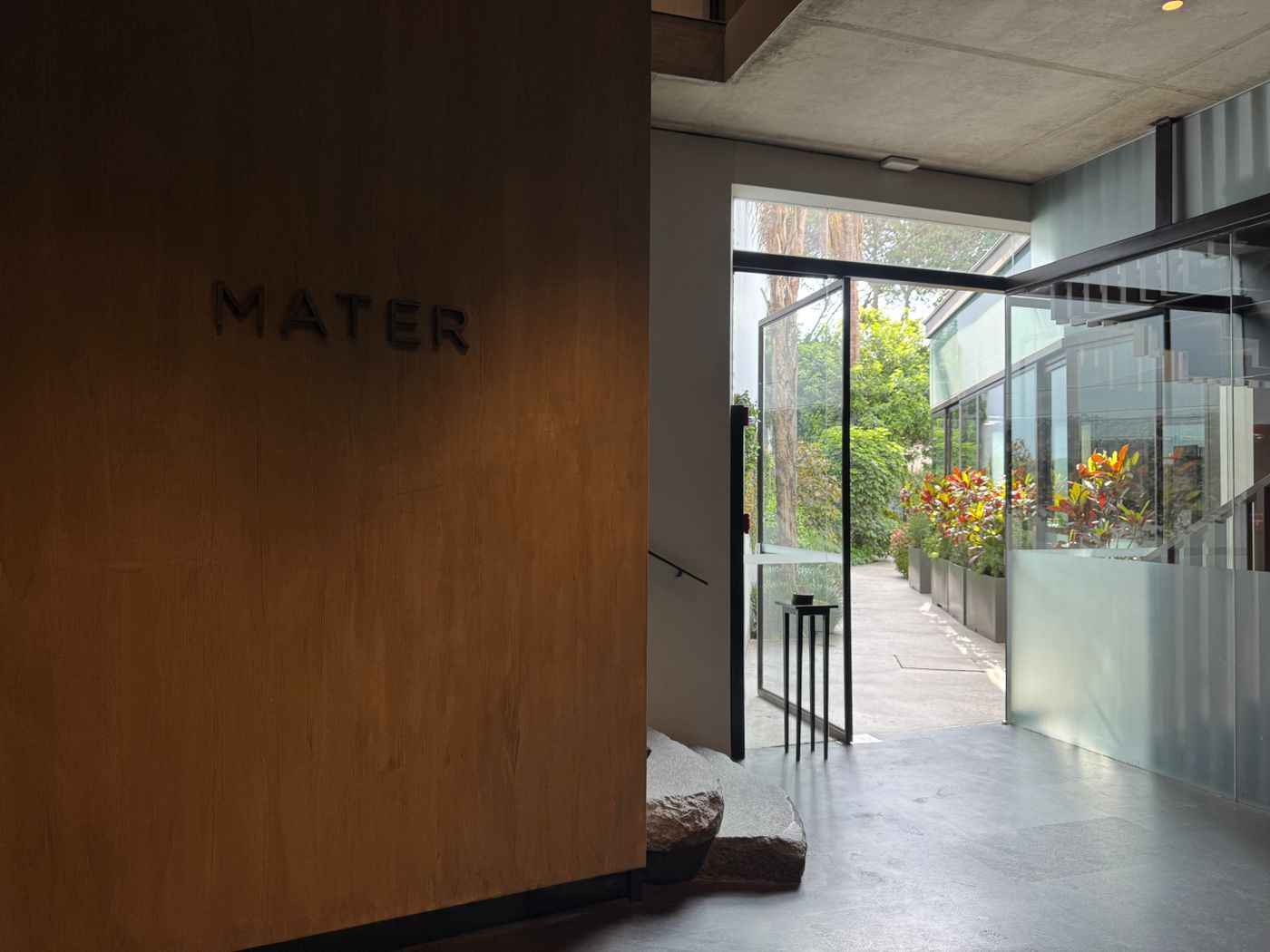 MATER is not only a research facility but also an educational platform that helps bring awareness to Peru’s natural heritage. The findings from MATER influence the restaurant’s dishes, enabling Central to create a menu that truly reflects the region’s altitude, geography, and cultural history. Each ingredient is chosen with care and respect for its origin, with an emphasis on sustainability and honoring traditional practices.