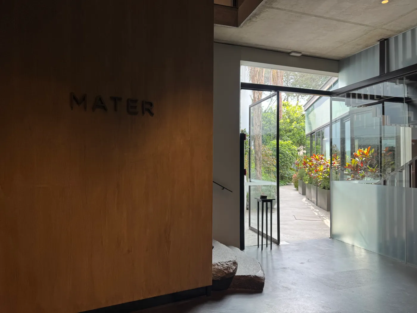 MATER is not only a research facility but also an educational platform that helps bring awareness to Peru’s natural heritage. The findings from MATER influence the restaurant’s dishes, enabling Central to create a menu that truly reflects the region’s altitude, geography, and cultural history. Each ingredient is chosen with care and respect for its origin, with an emphasis on sustainability and honoring traditional practices.
